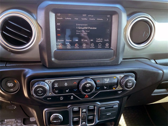 2020 Jeep Wrangler Unlimited Sahara photo 14