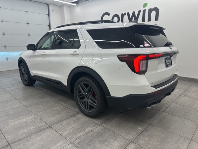 2025 Ford Explorer ST photo 2