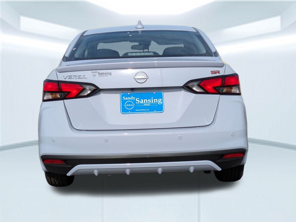 2025 Nissan Versa 1.6 SR photo 3