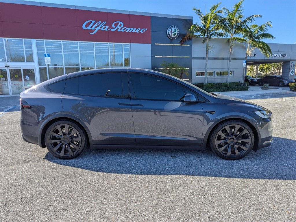 2023 Tesla Model X Standard Range photo 2