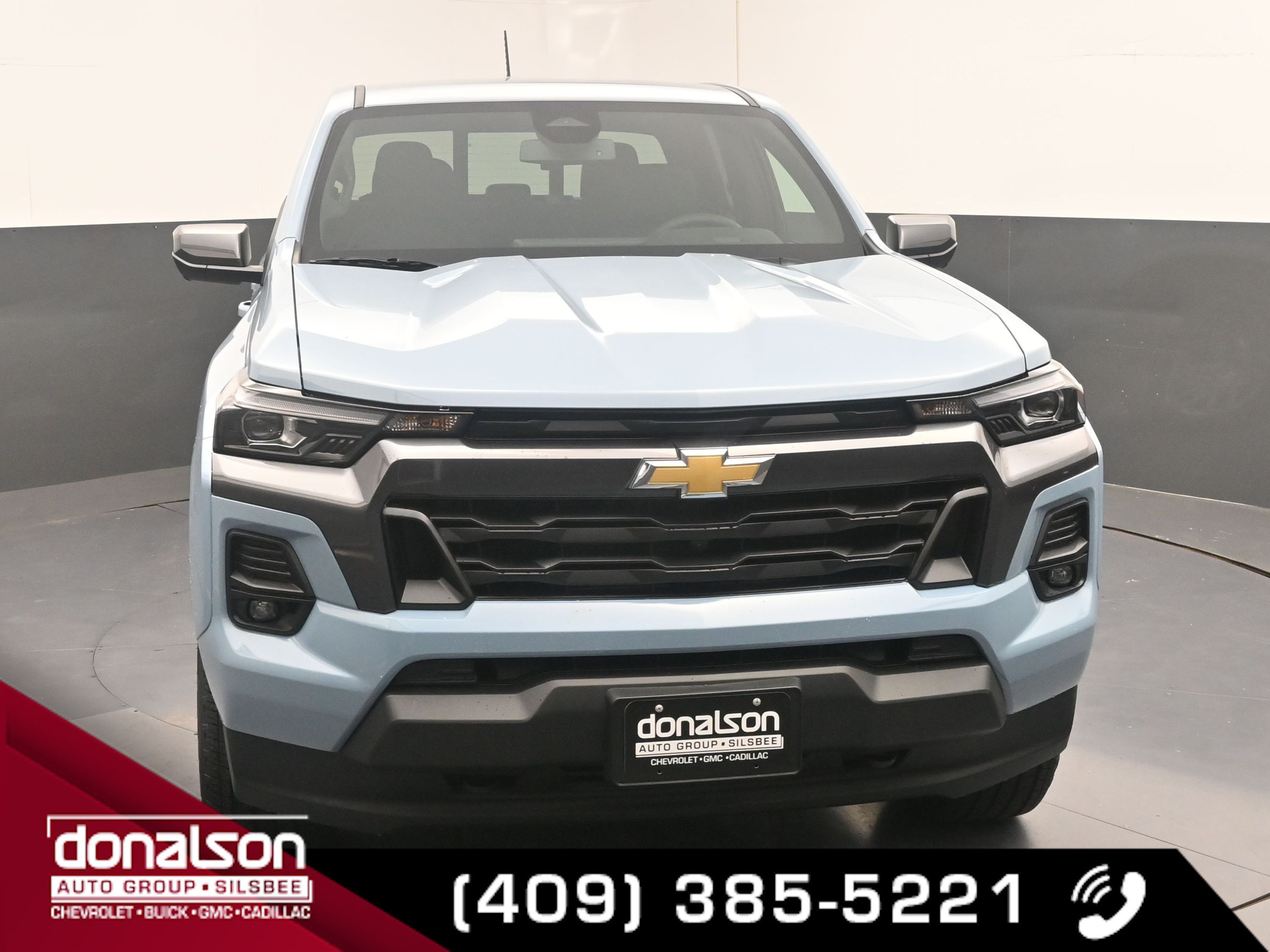 2025 Chevrolet Colorado Work Truck LT photo 2