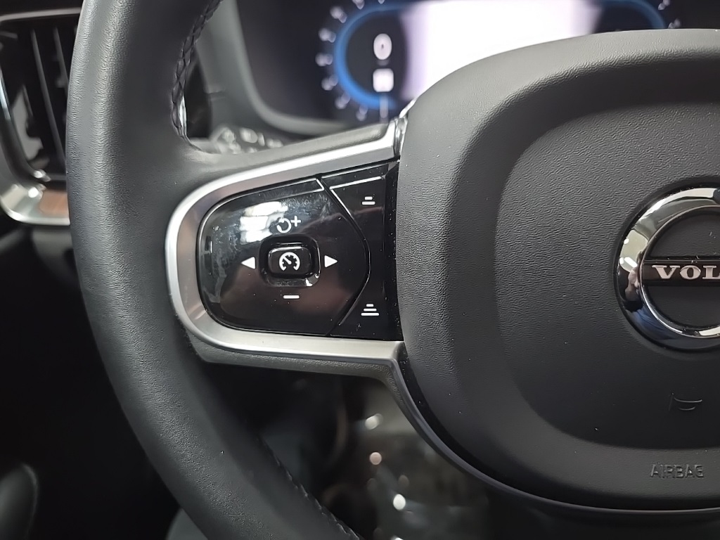 2023 Volvo S60 Ultimate photo 19