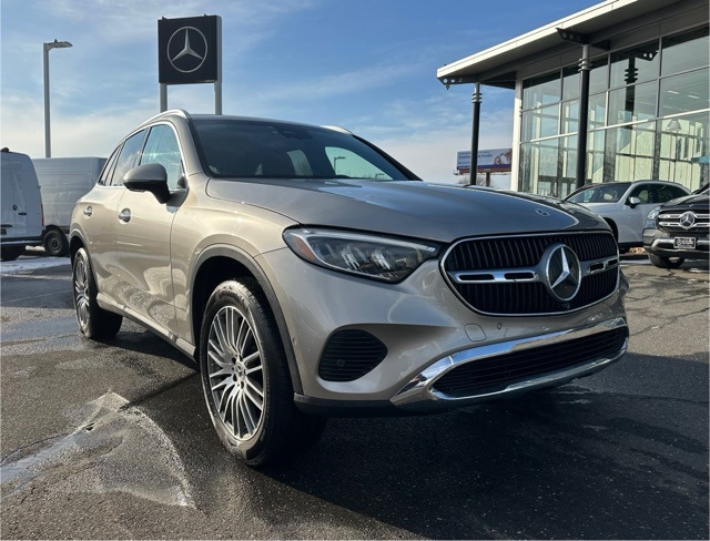 2023 Mercedes-Benz GLC GLC 300's photo
