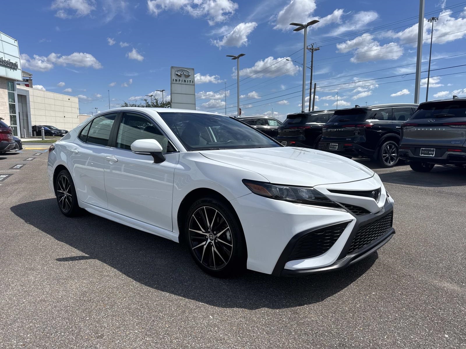 2024 Toyota Camry SE photo 3