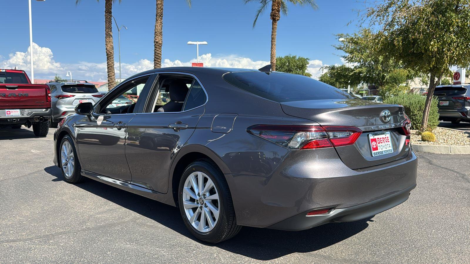 2021 Toyota Camry LE photo 5
