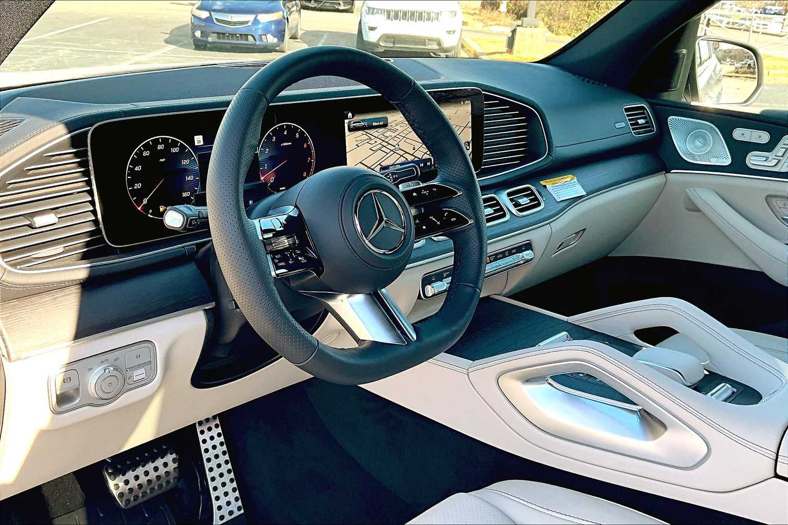 2025 Mercedes Benz GLS 450 4MATIC photo 9