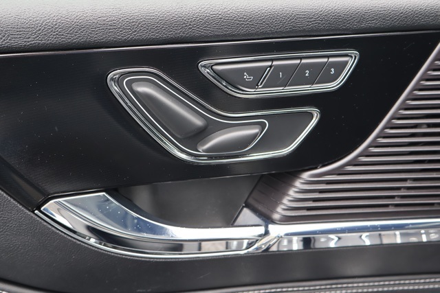 2022 Lincoln Corsair Standard photo 13