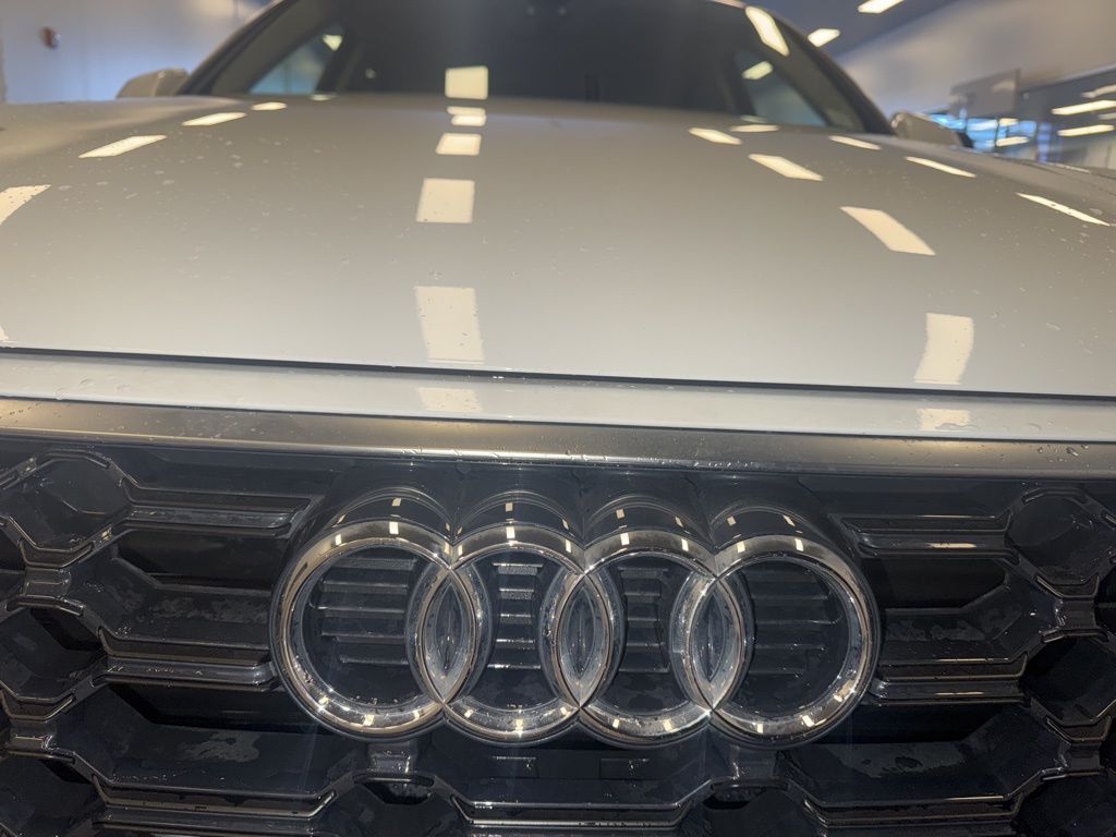 2022 Audi Q5 45 S line Premium photo 3