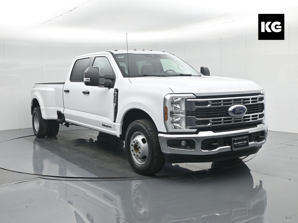 2026 Ford F-350 Super Duty XL's photo