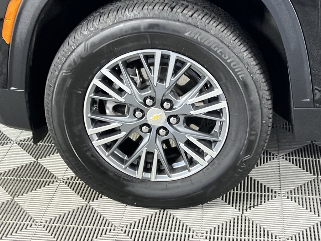 2025 Chevrolet Traverse 1LT photo 9