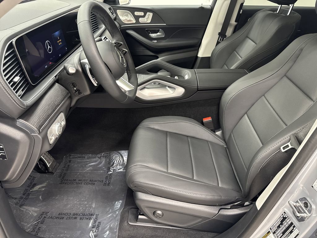 2026 Mercedes Benz GLS 450 4MATIC photo 8
