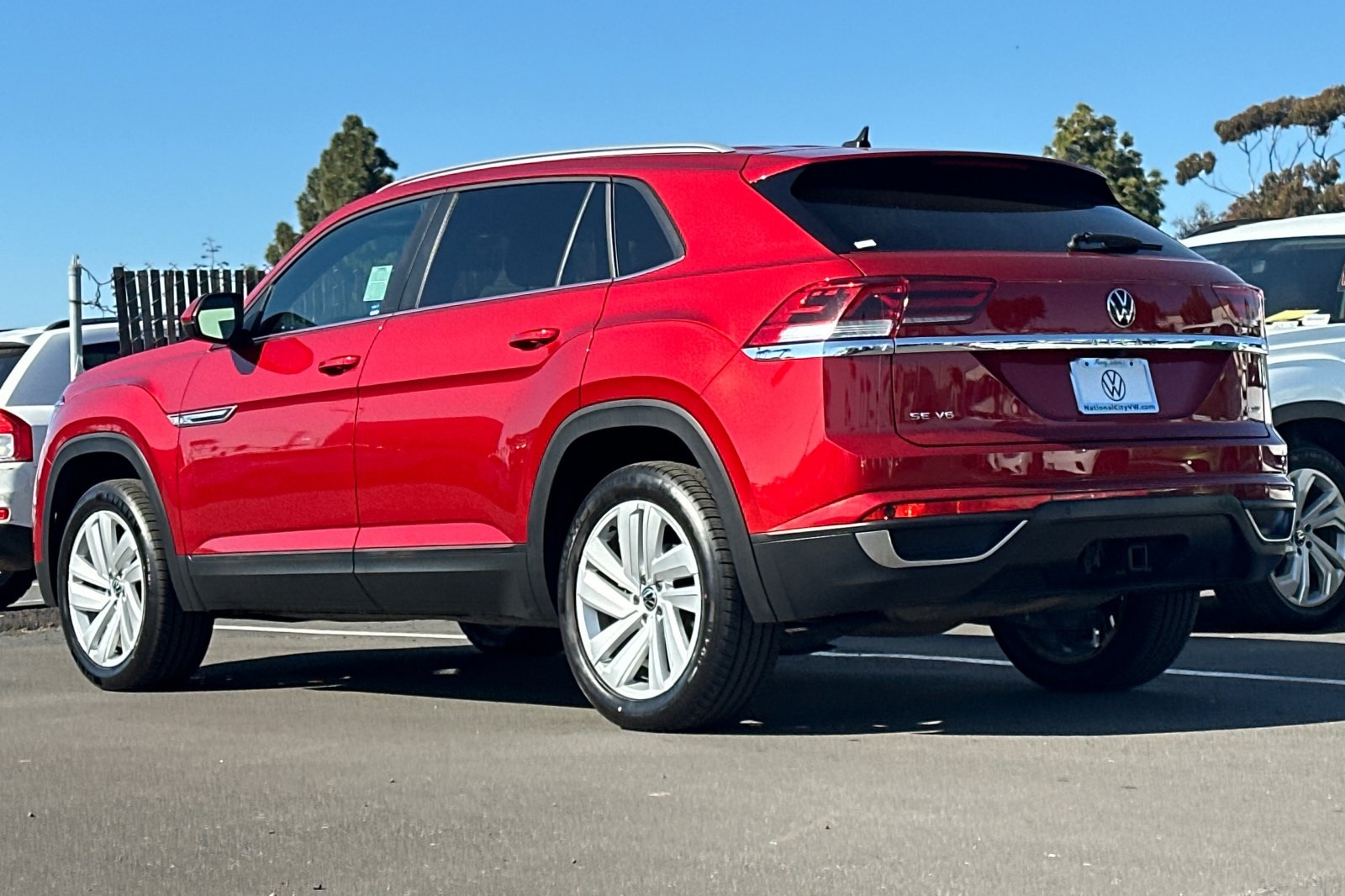 2022 Volkswagen Atlas Cross Sport V6 SE Technology photo 6