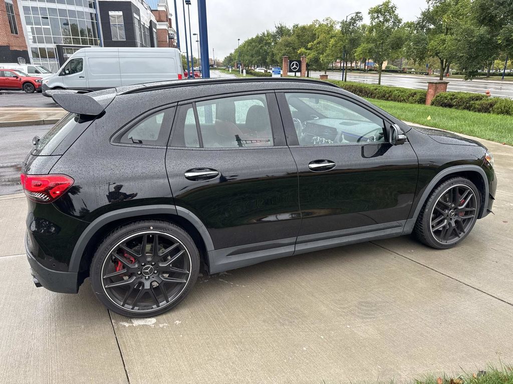 2022 Mercedes Benz GLA 45 AMG photo 4