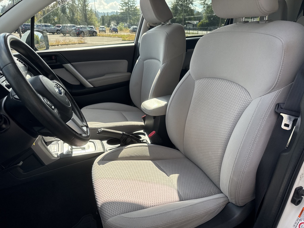 2017 Subaru Forester 2.5i Premium photo 11
