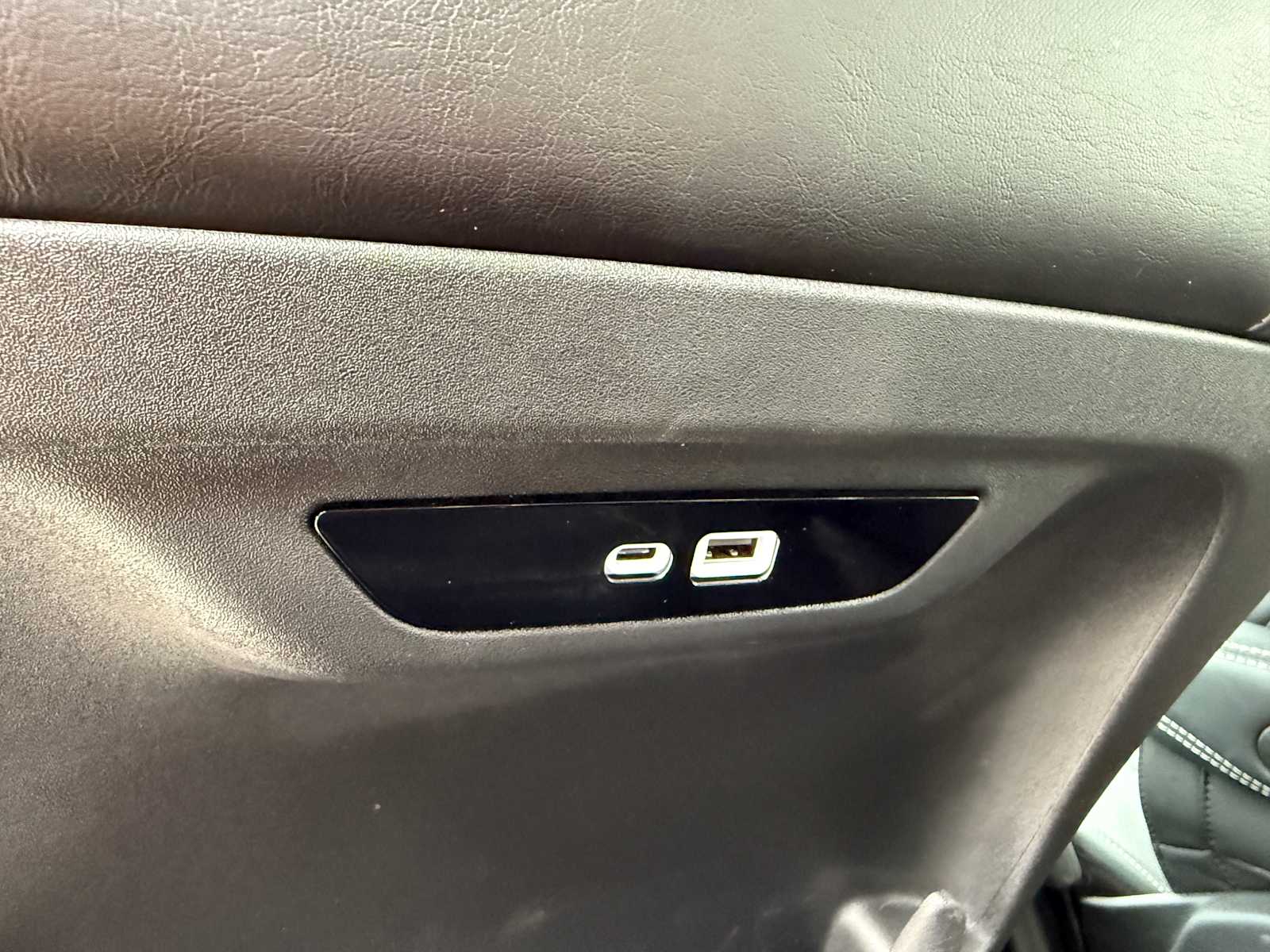 2024 Chrysler Pacifica Touring L photo 34