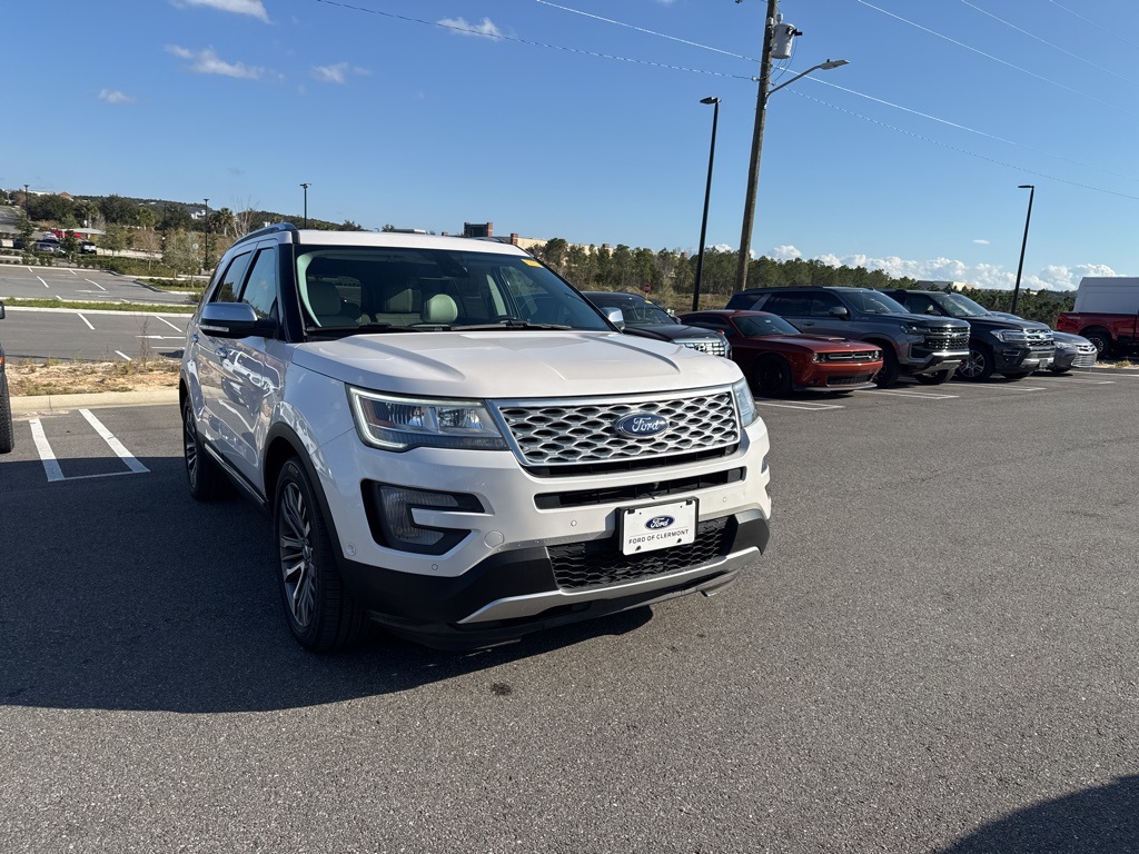 2017 Ford Explorer Platinum's photo