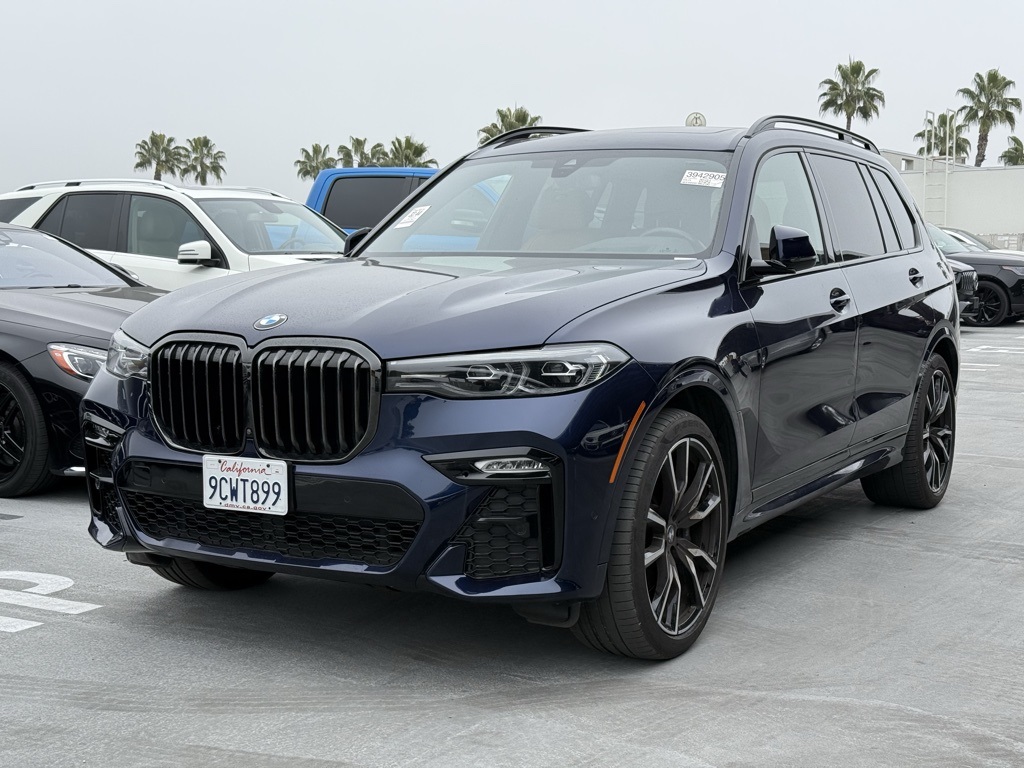 2022 BMW X7 40i's photo