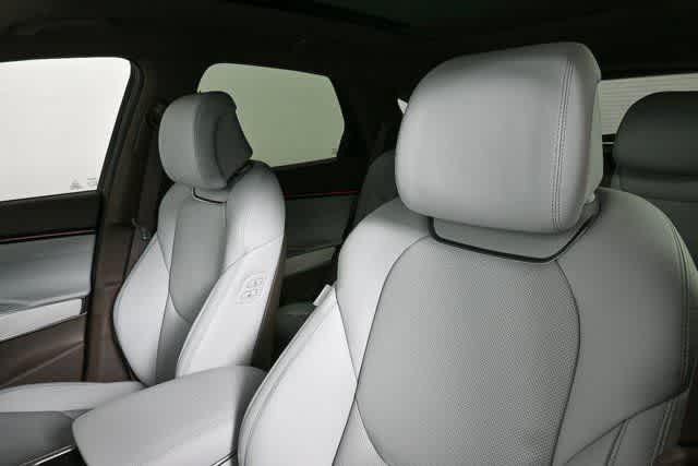 2026 Genesis GV70 2.5T Advanced photo 14