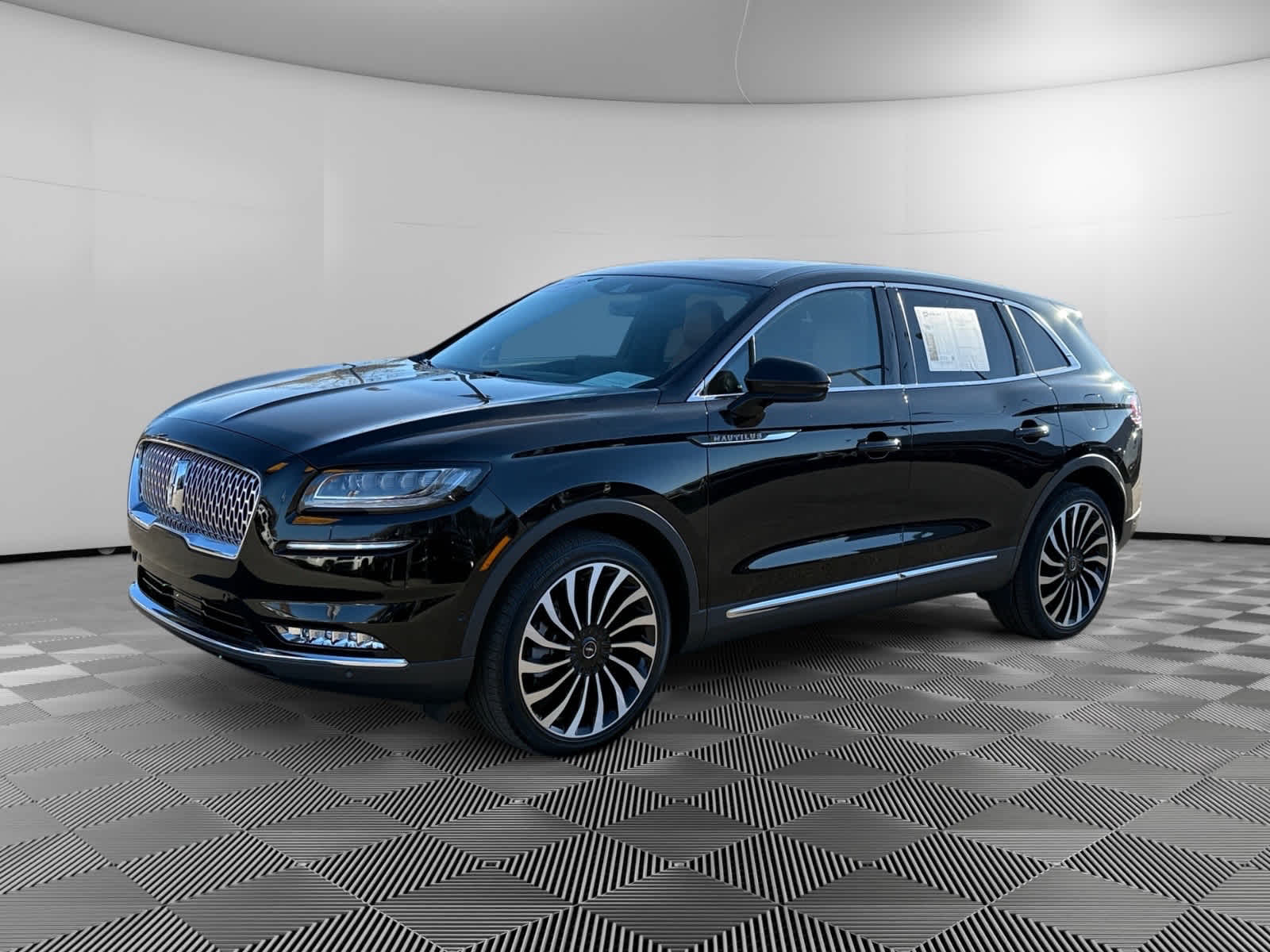 2022 Lincoln Nautilus Black Label's photo