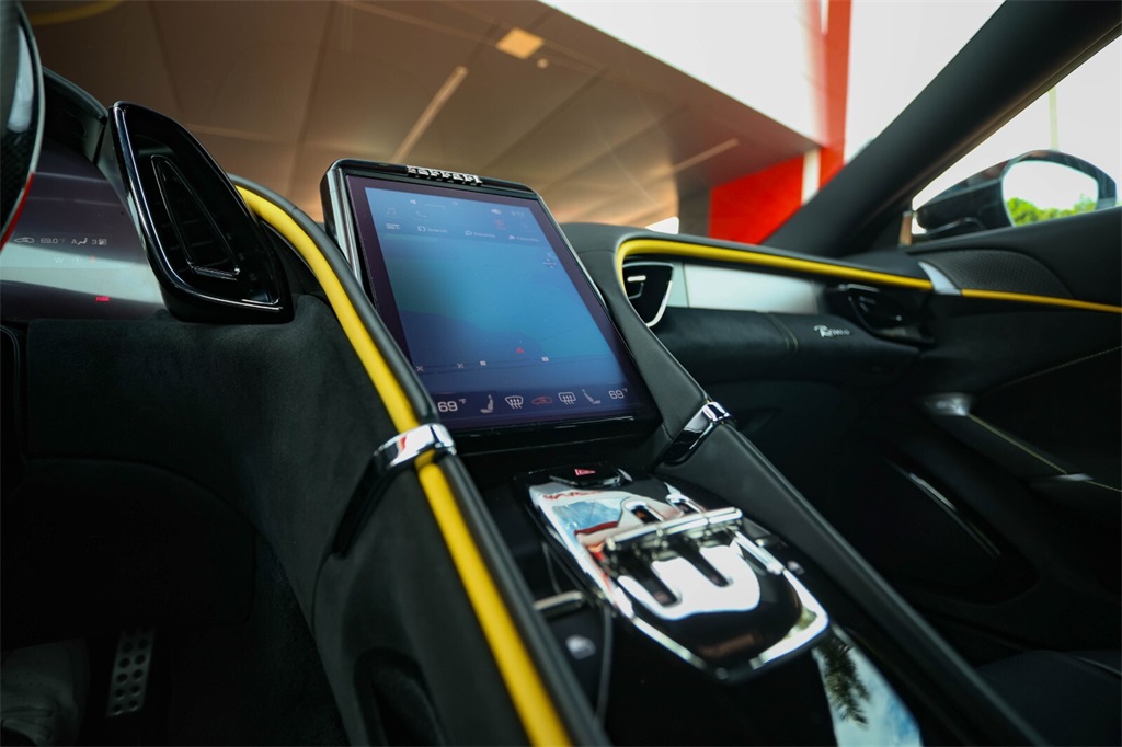 2023 Ferrari Roma Base photo 30