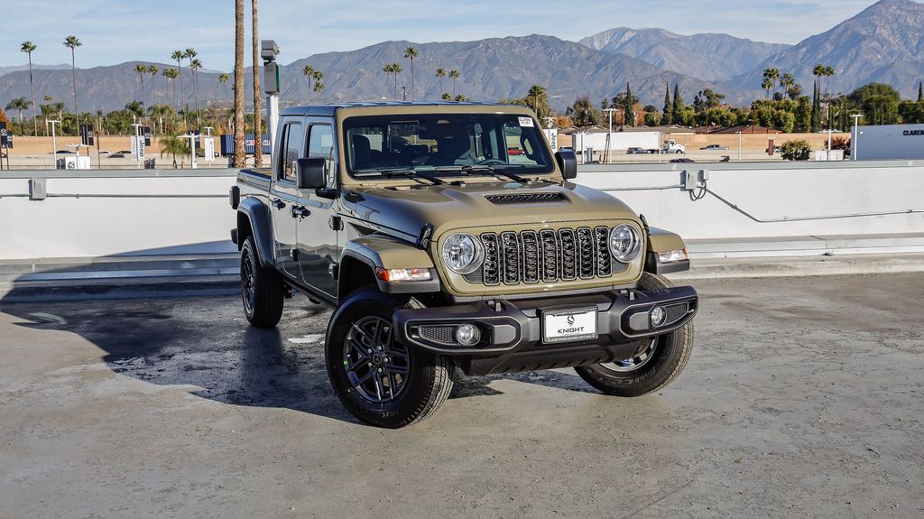 2026 Jeep Gladiator Sport S's photo