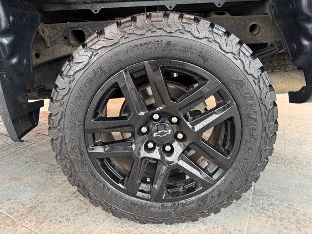 2022 Chevrolet Silverado 1500 Custom Trail Boss photo 3