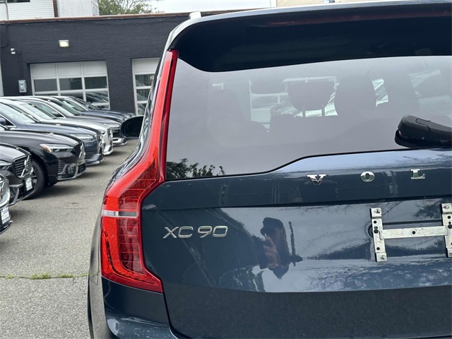 2023 Volvo XC90 B5 Plus photo 8