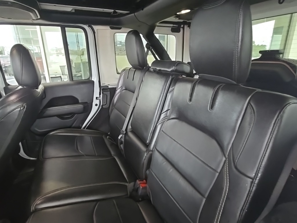 2023 Jeep Wrangler Sahara 4xe photo 16