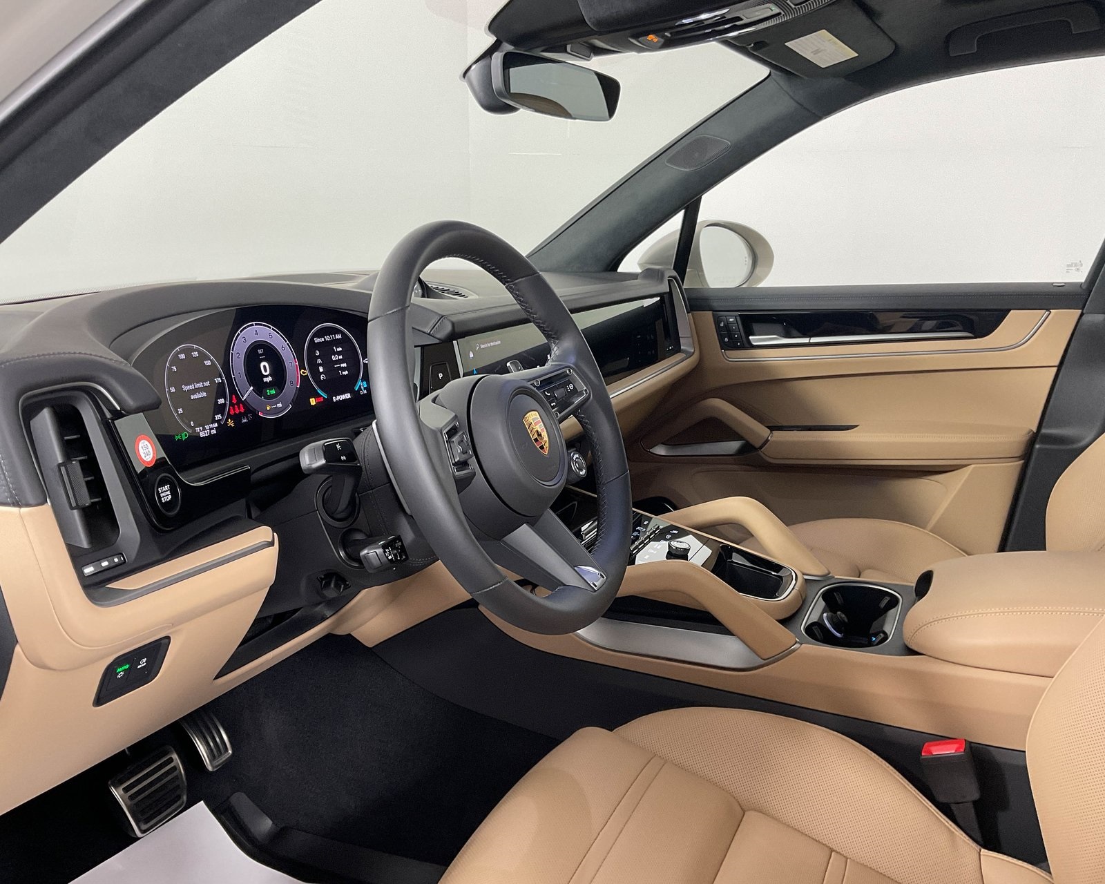 2024 Porsche Cayenne Turbo E-Hybrid photo 4