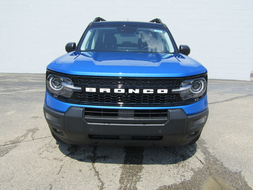 2025 Ford Bronco Sport Outer Banks photo 3
