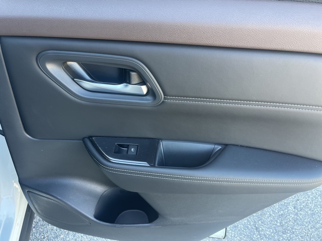 2023 Nissan Rogue SV photo 23