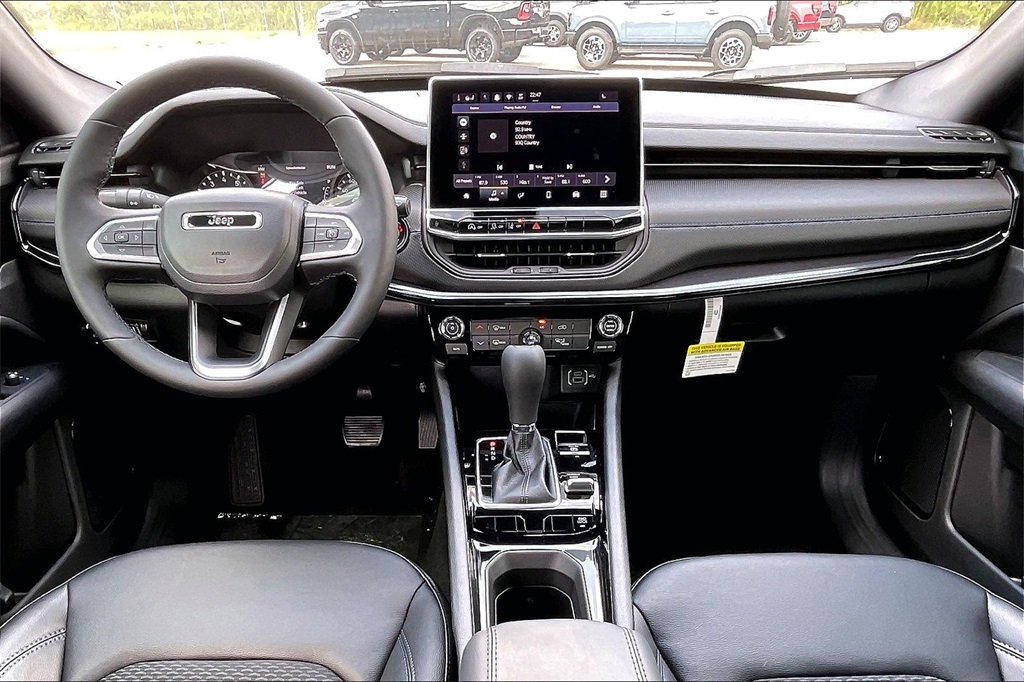 2026 Jeep Compass Latitude Altitude photo 4