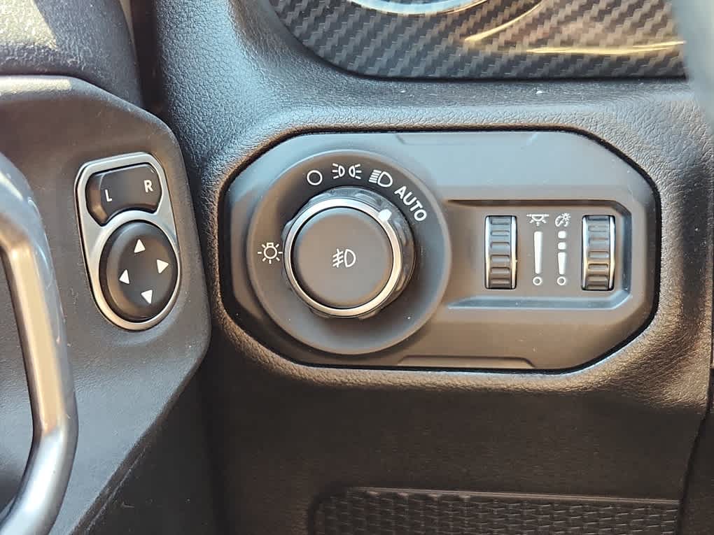 2021 Jeep Wrangler Islander photo 15
