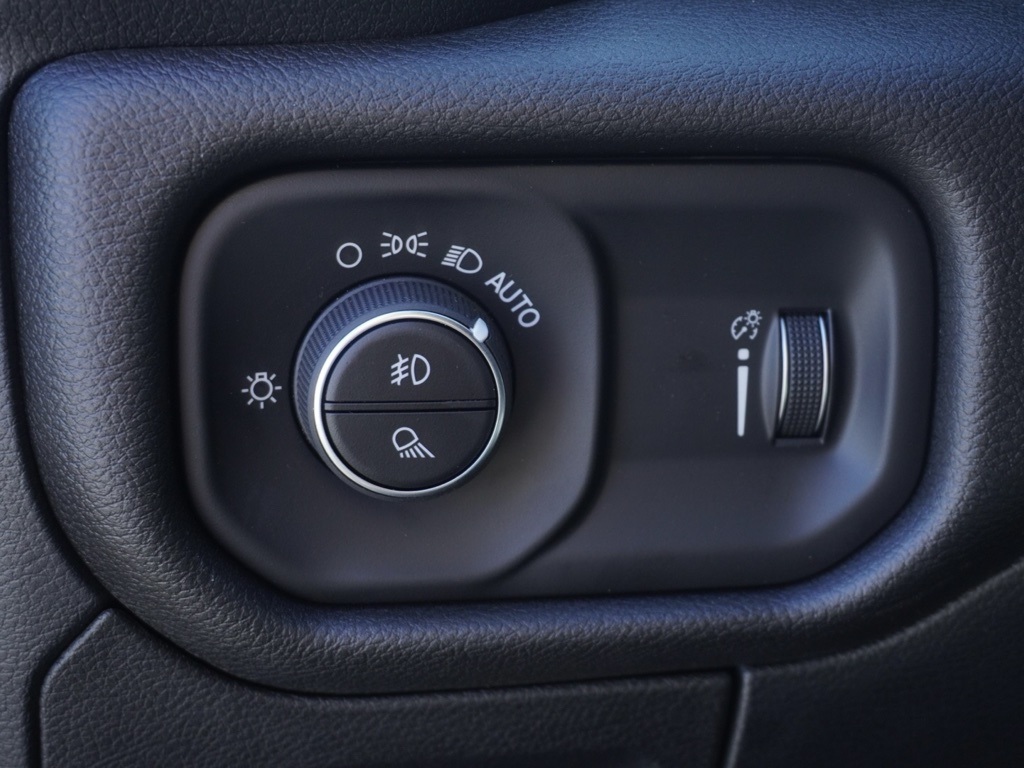 2026 Ram 1500 Warlock photo 13