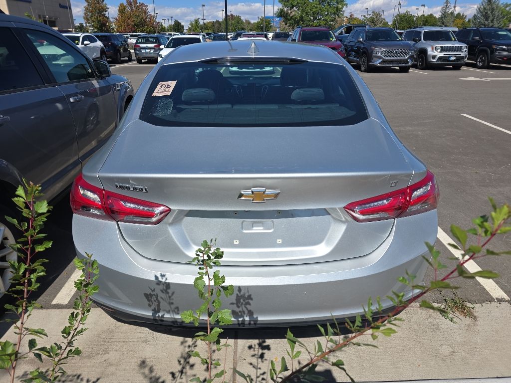 2021 Chevrolet Malibu 1LT photo 3