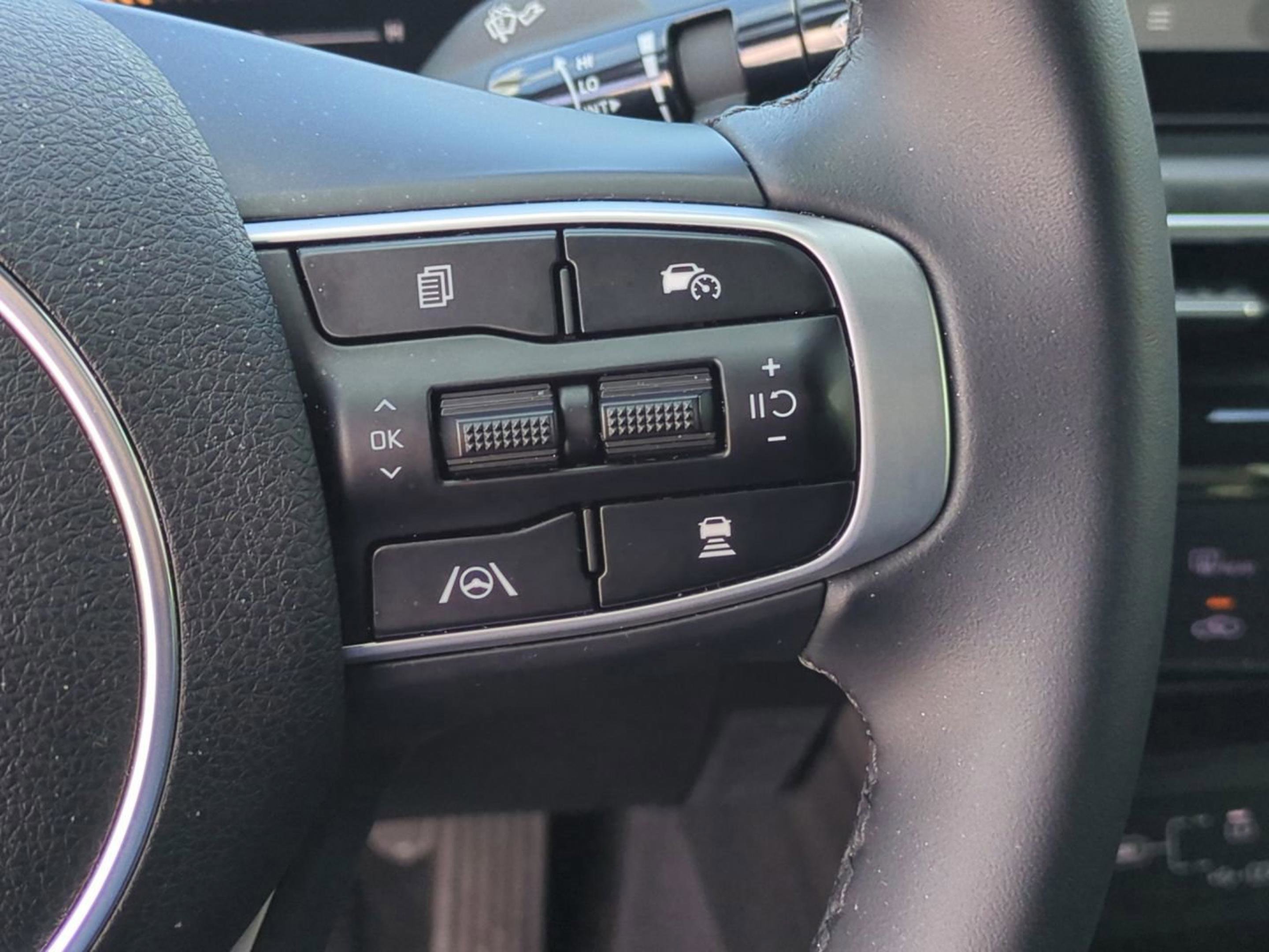 2025 Kia K5 GT-Line photo 27