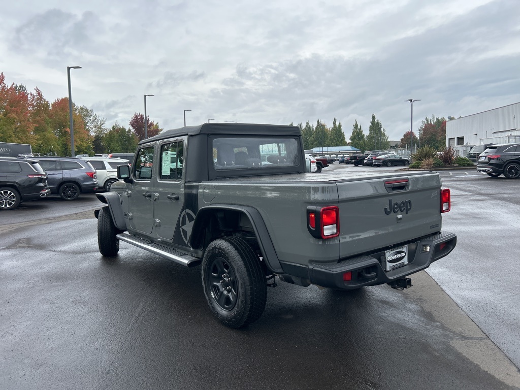 2021 Jeep Gladiator Sport photo 3