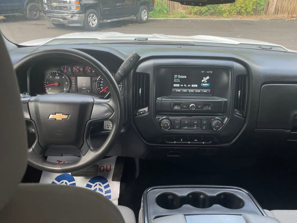2018 Chevrolet Silverado 1500 Custom photo 12