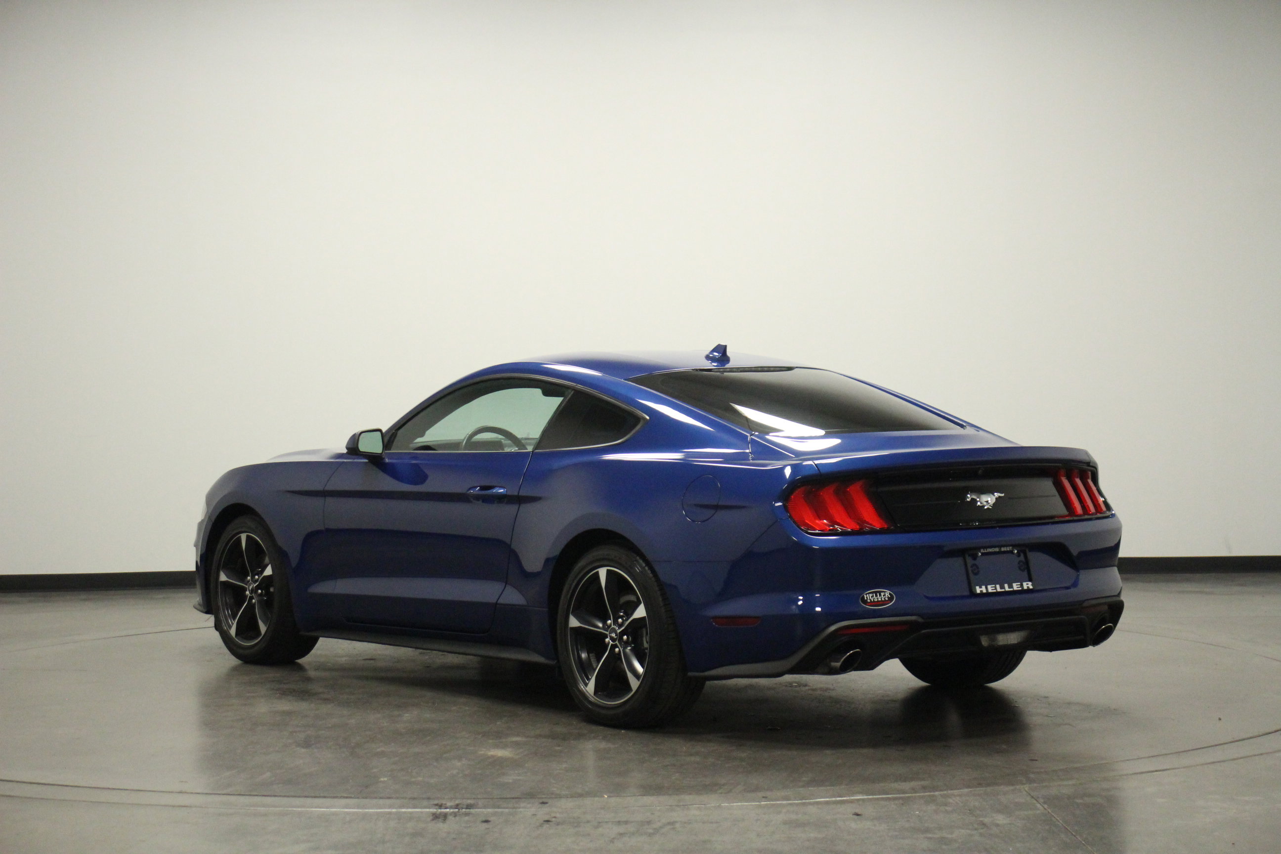 2022 Ford Mustang EcoBoost photo 5