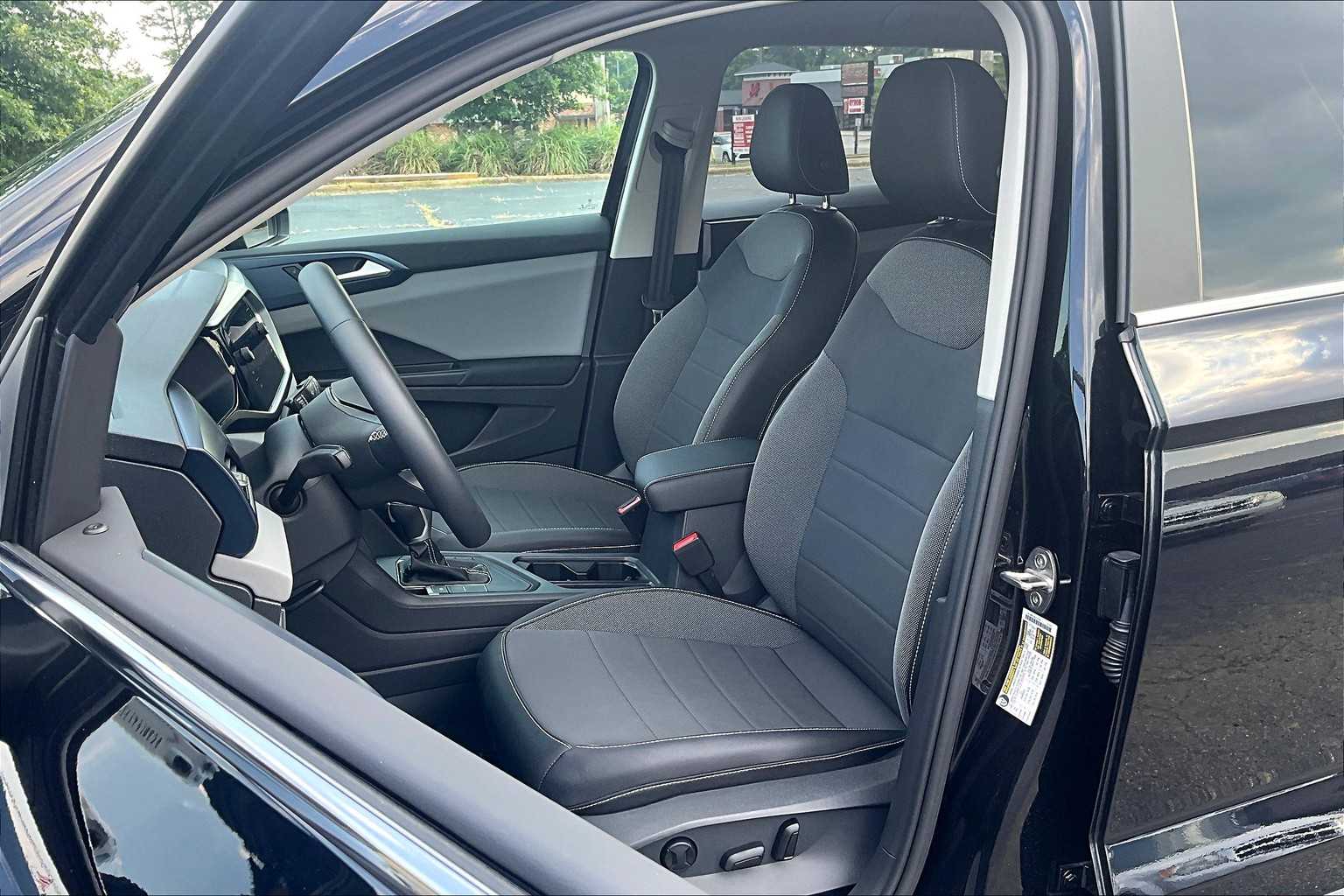Image of Pre-Owned 2022 Volkswagen Taos SE