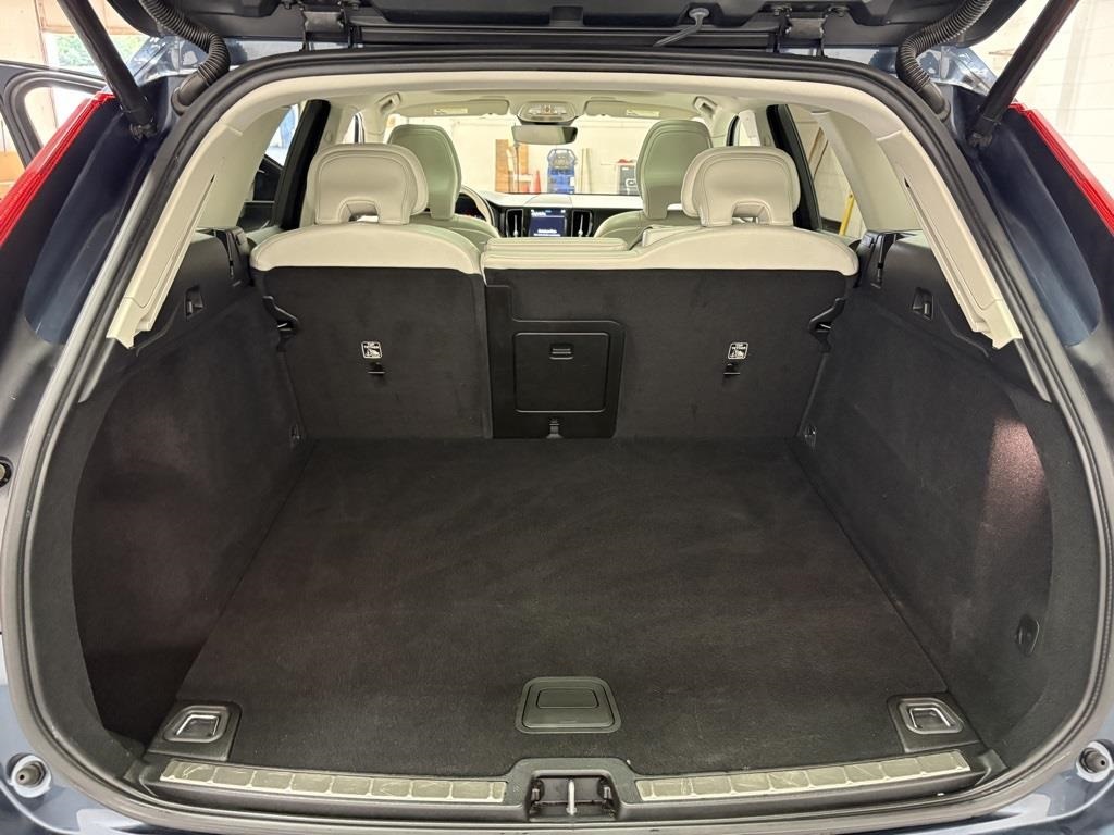 2024 Volvo XC60 B5 Plus photo 20