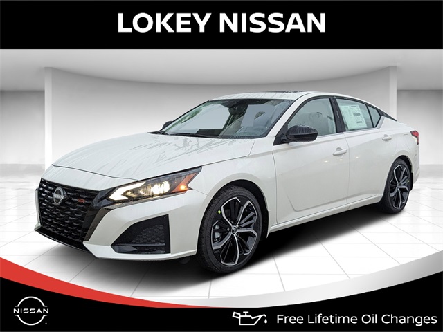 2025 Nissan Altima SR's photo