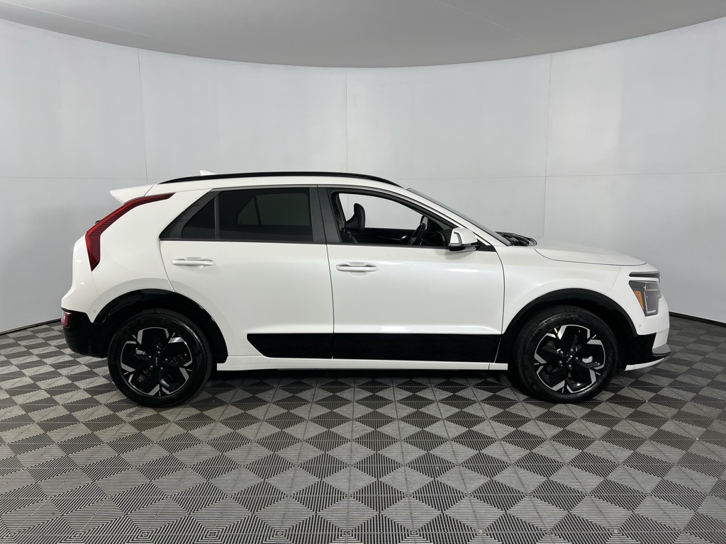 2024 Kia Niro EV Wave photo 2