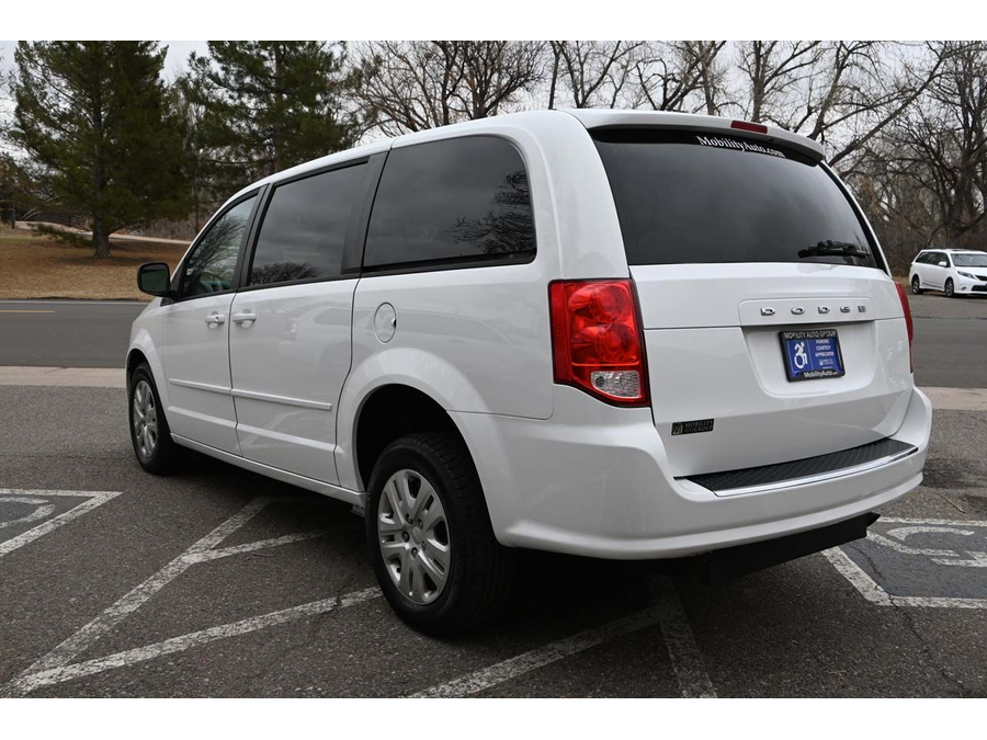 2016 Dodge Grand Caravan SE photo 8