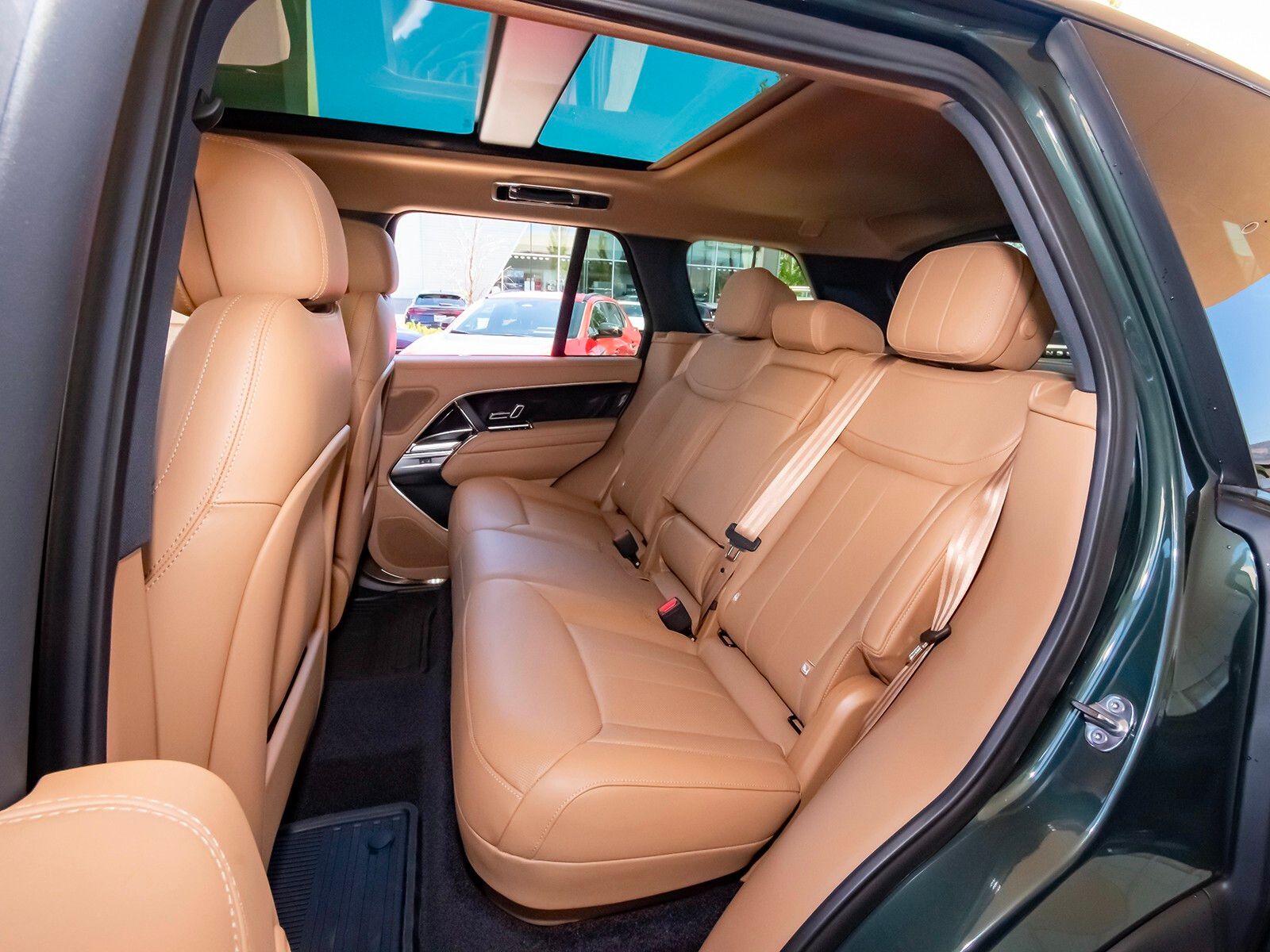2025 Land Rover Range Rover SE photo 41
