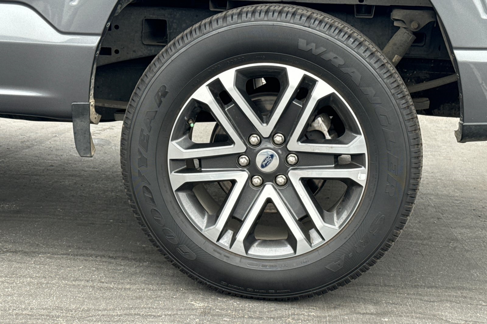 2022 Ford F-150 XL photo 5