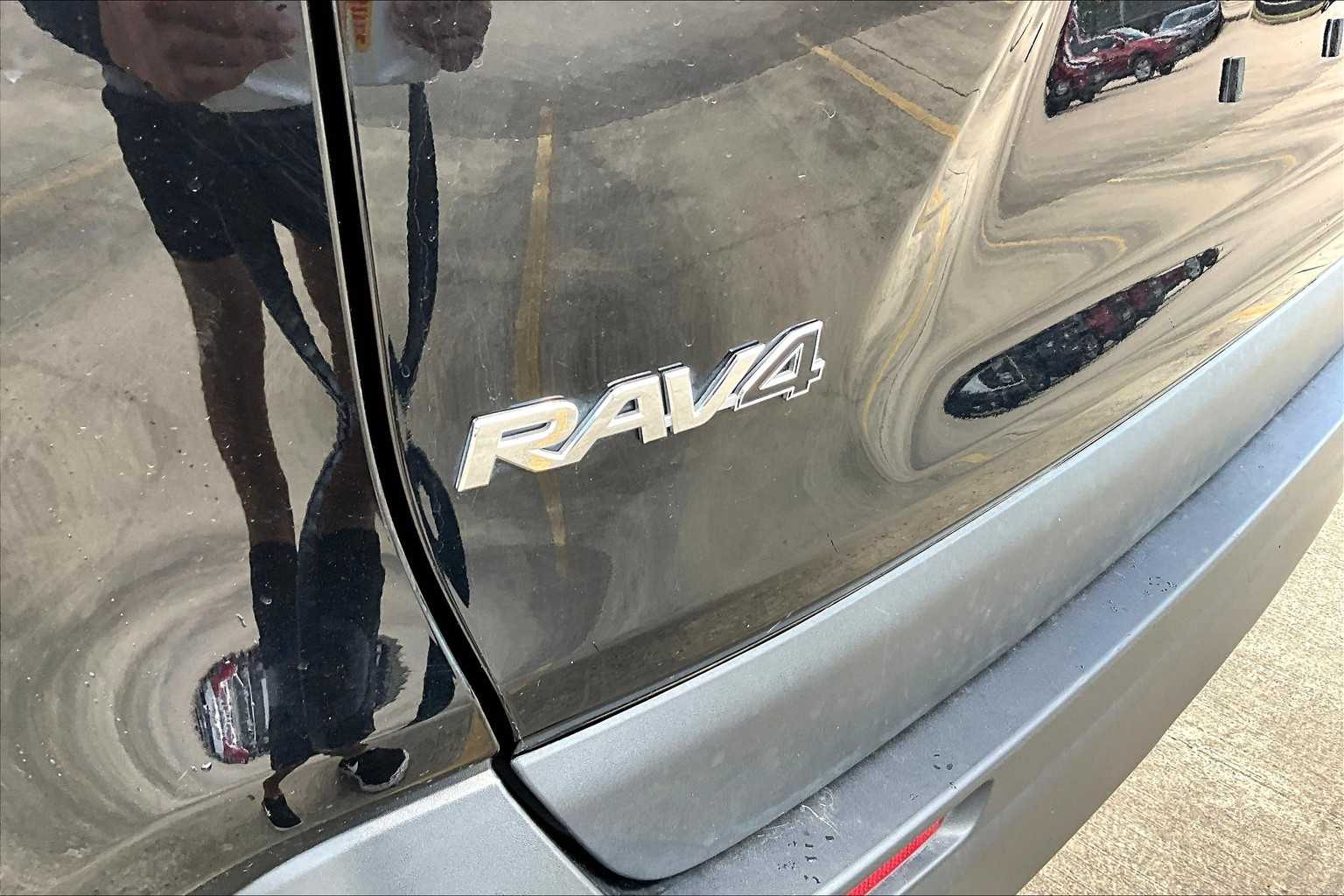 2024 Toyota RAV4 LE photo 29