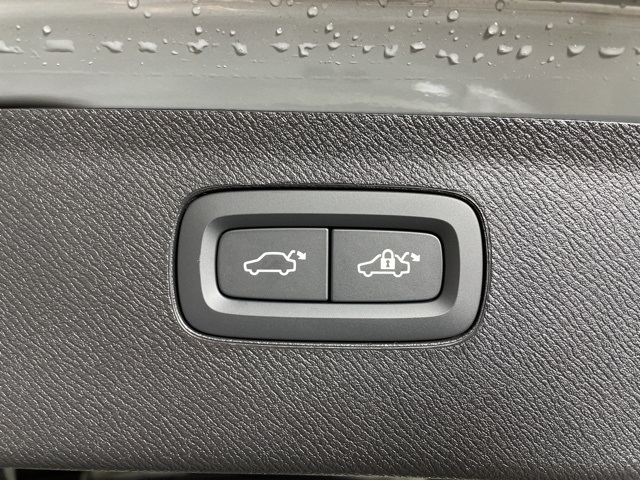 2025 Volvo XC90 T8 AWD Plus photo 17