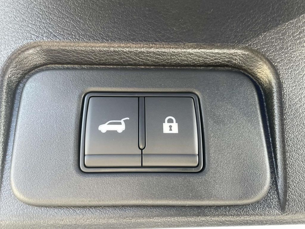 2026 Nissan Rogue SV photo 9