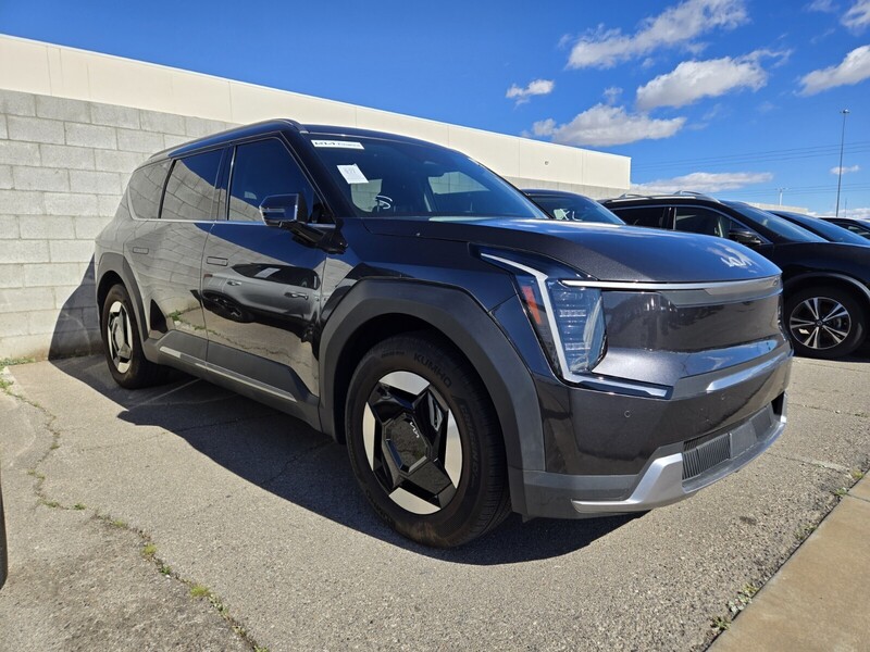Used 2024 Kia Ev9 Wind with VIN KNDAFFS55R6046271 for sale in Henderson, NV